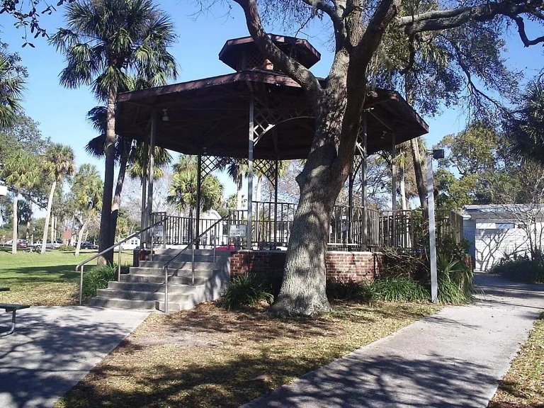 Dunedin, florida marina bandstand01